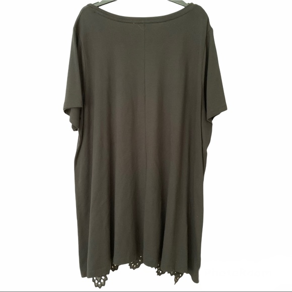 Plus Sized Lace Trim Flowy Tshirt - Picture 2 of 4